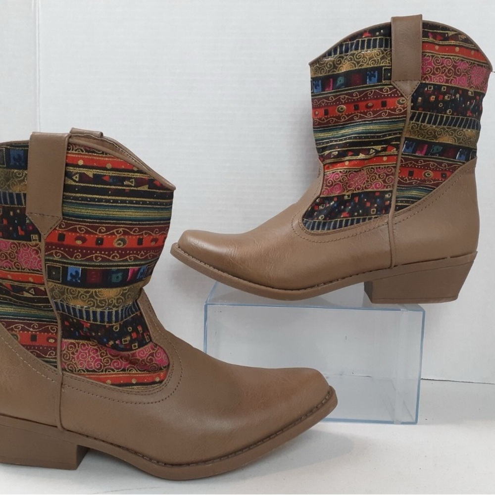 Wet Seal Brown Ankle Boots with Multicolor Pattern